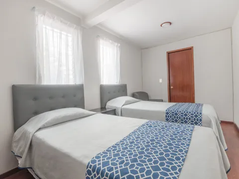 Habitación compartida de 2 camas con baño